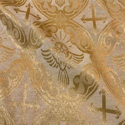 tecido-jacquard-liturgico-arabesco-dourado