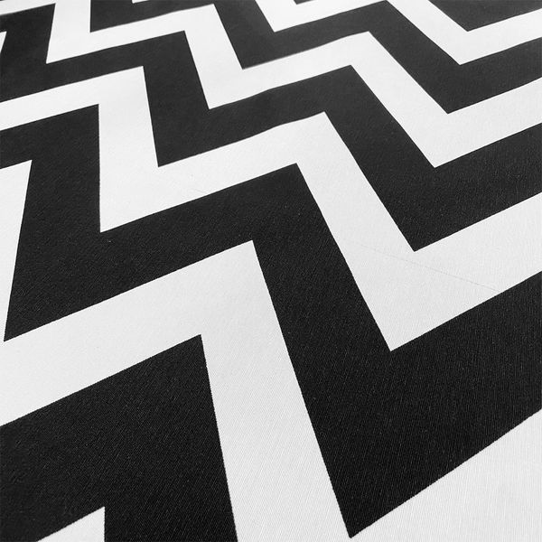 tecido-jacquard-estampado-chevron-preto.jpg
