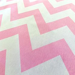tecido-jacquard-estampado-chevron-rosa-bebe.jpg